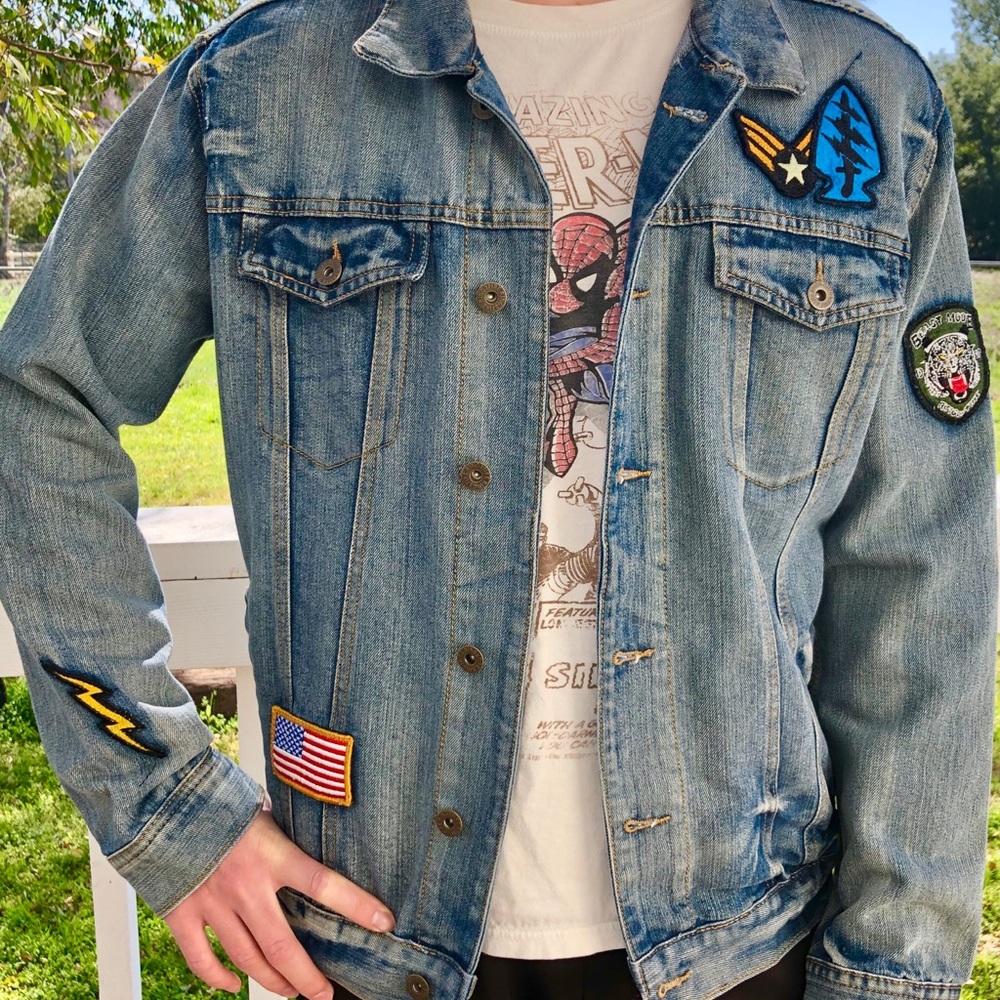 Hand painted denim jacket - Picture 3 of 3